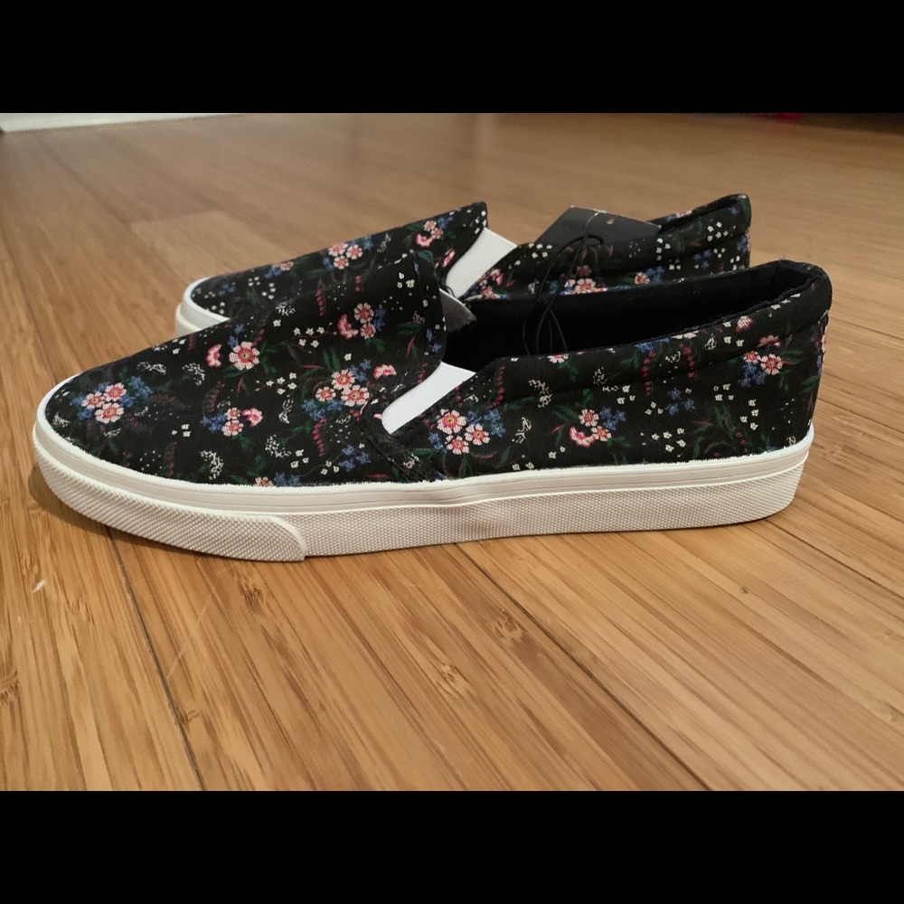 Cute slip-on from H&M never worn